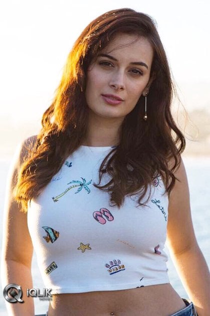 Evelyn-Sharma